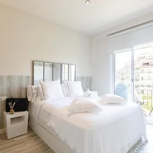 chic-gran-via-apartment.topbarcelonahotels.com/