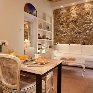 cozy-romantic-luxury-in-trendy-gracia.topbarcelonahotels.com/